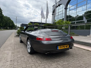 Porsche 911 2000 - Cabrio 3.4 Carrera aut 133981 km Nieuwstaat ! afbeelding 3 miniatuur