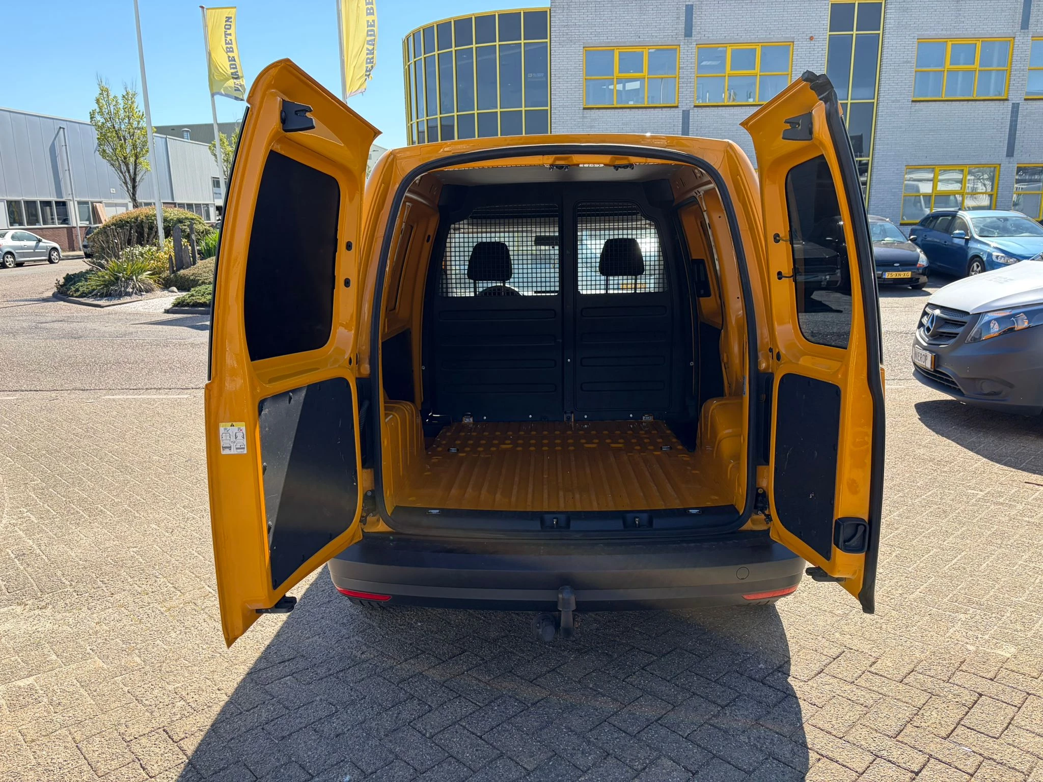 Volkswagen Caddy 2018 - 2.0TDI L1H1 Trekhaak 126600KM image 5
