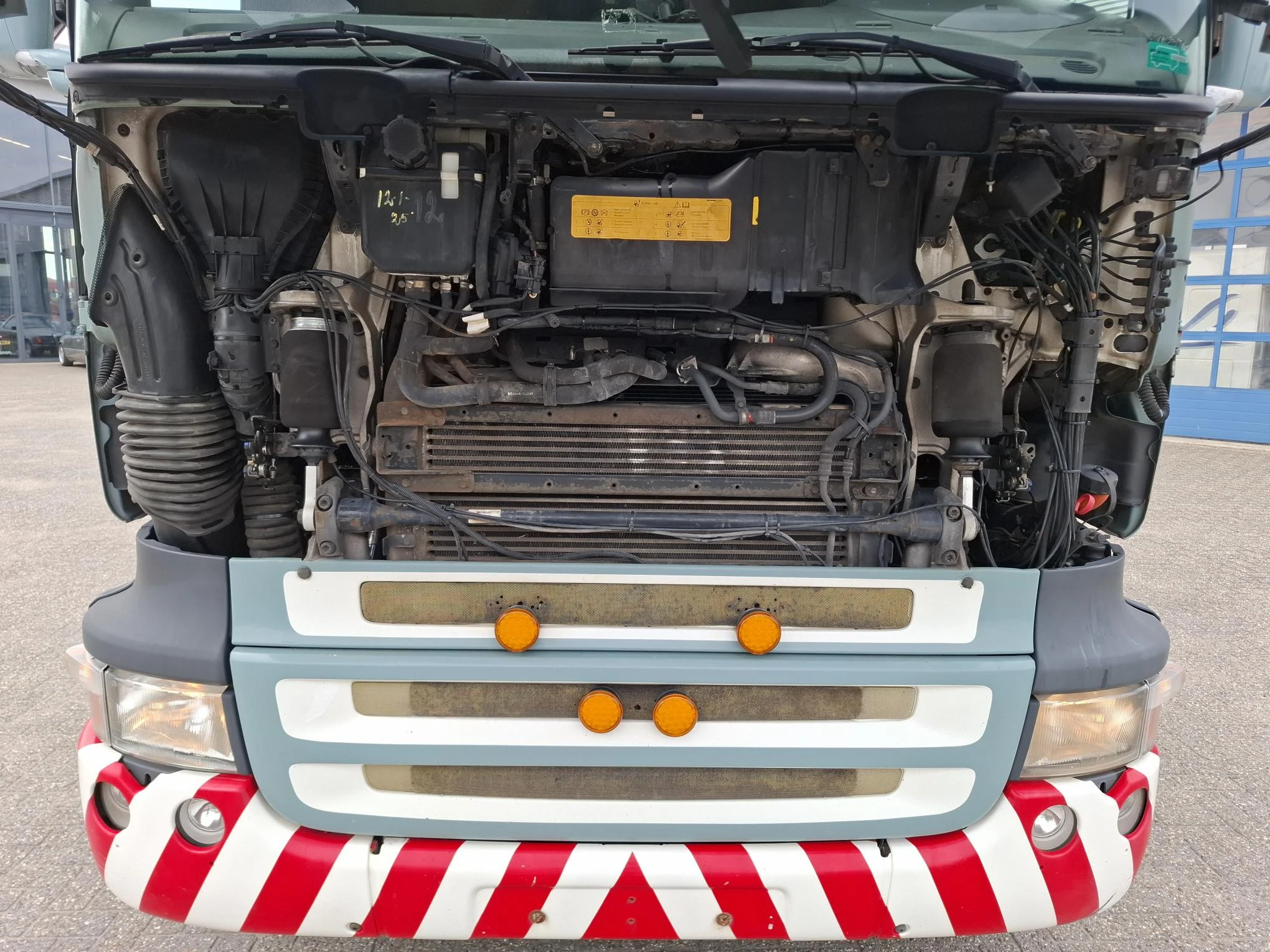 Scania R 2007 - R480 / 8X4 / INLINER / 441355 KM / FULL-AIR / 8TONS FRONT AXLE / FRIDGE / SEMI-AUTOMATIC / EURO-4 / 2006 afbeelding 7