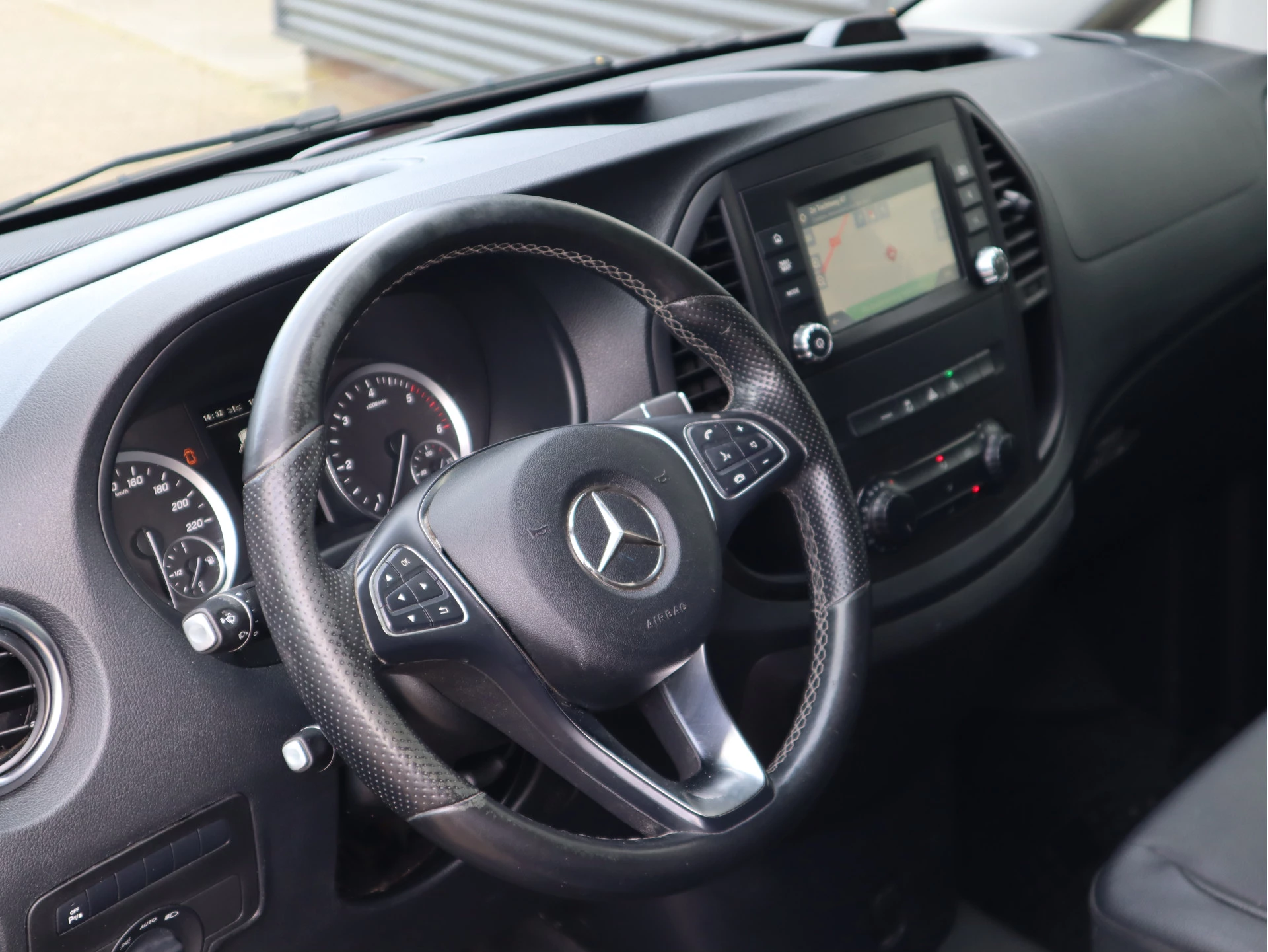 Mercedes-Benz Vito 2019 - 119 CDI Automaat Euro 6 - Lang L2 - Trekhaak - LED - Camera image 11