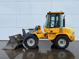 Volvo 2008 - L30B - Bucket + Forks / Quick Coupler obrázek 2 náhled