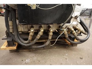 Hyva Hydraulic power pack | with 6 cilinders| 200 Bar |  lifting cap. 80 tons|used for lifting bridge for heavy trucks.. 2024 - N/A immagine 10