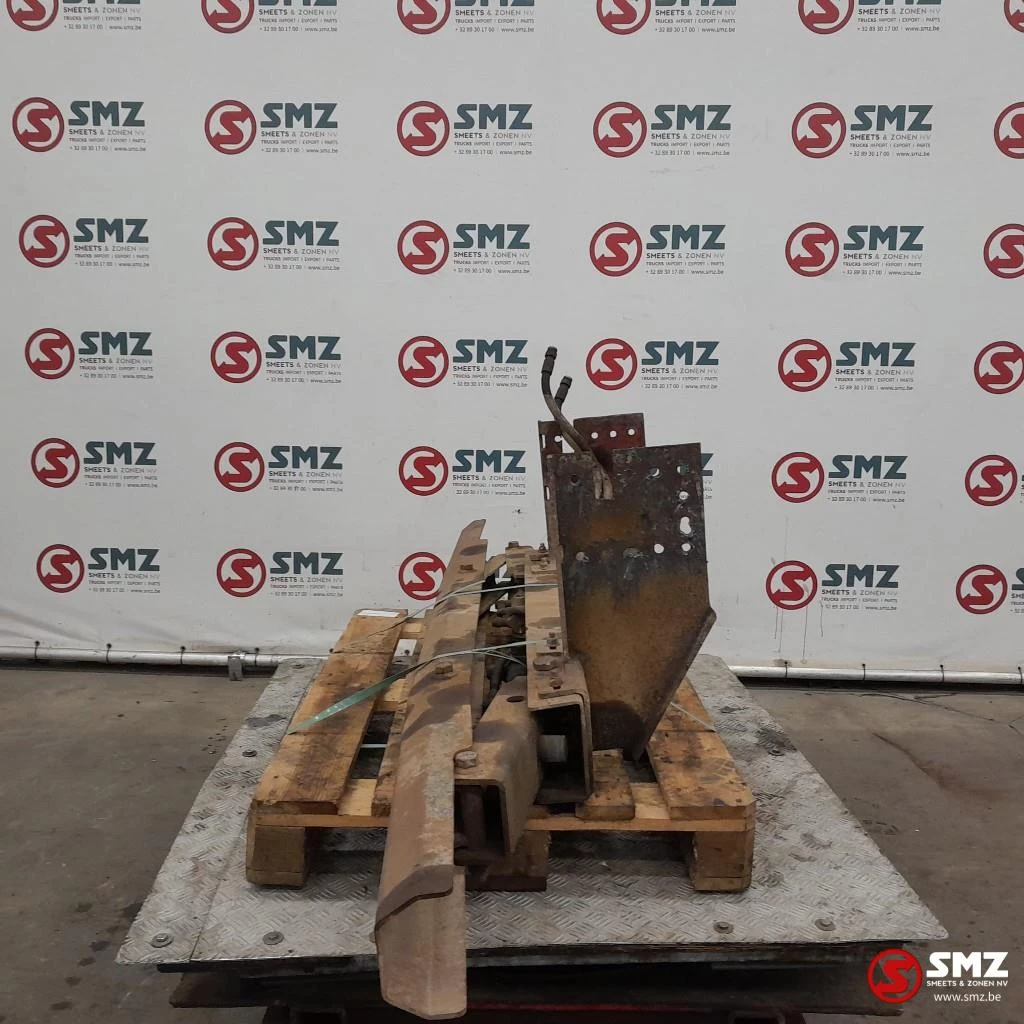 Iveco 2012 - Occ hydraulische inklapbare achterbumper Iveco imagen 3