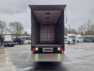 Volvo FH 2013 - 13.460 Globetrotter XL 6x2 - Box with side doors - Loadlift + Kelberg trailer 2012 with loadlift bild 7