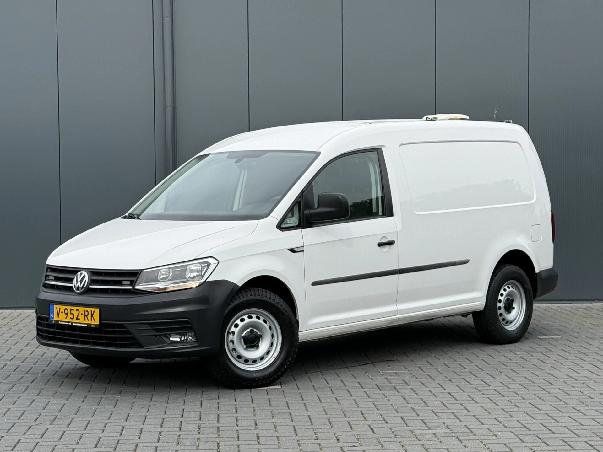 Volkswagen Caddy 2018 - MAXI 2.0 TDI 4-MOTION E6 / L2H1 / MAXI / 4x4 / 1e EIG. / AIRCO / CRUISE / TREKHAAK / INRICHTING 220V zdjęcie 2