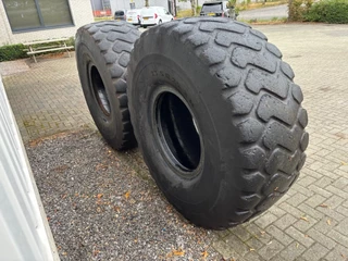 Michelin N/A - 23.5R25 used tires (set of 2) obrazek 4