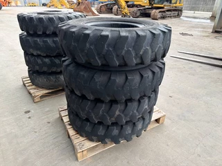 Mitas N/A - 1000 x 20 Set / 10.00 x 20: 4x2 Tyres / 1000-20 image 8