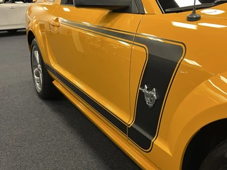 Ford Mustang 2009 - Coupe 4.6i V8 GT Premium 45th Anniversary Edition obrazek 32