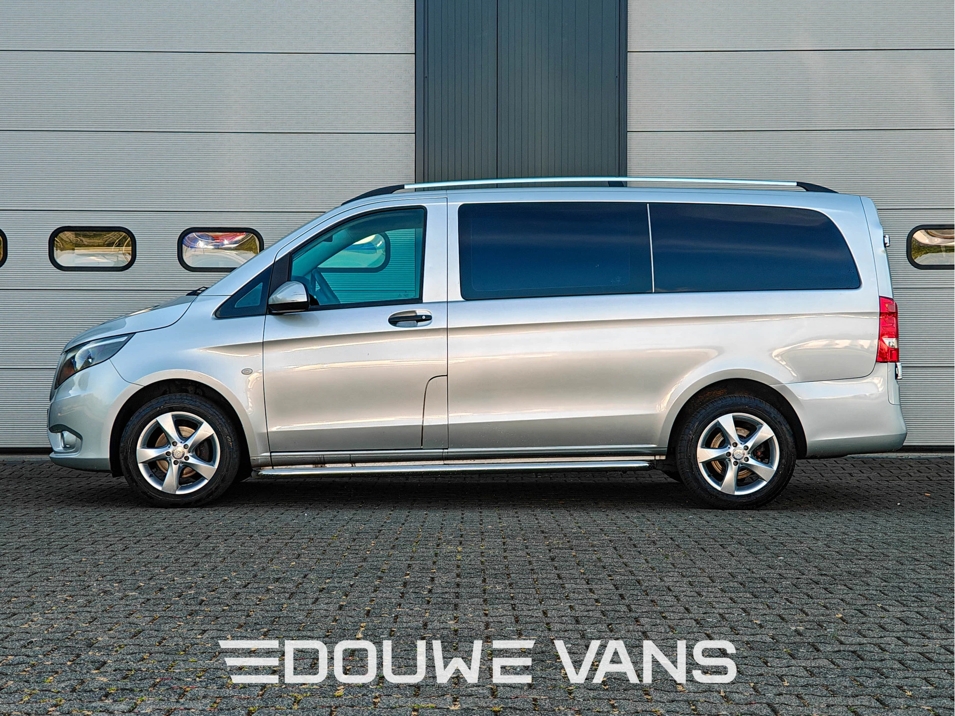 Mercedes-Benz Vito 2016 - 114 L2 Mixto 5 Zitplaatsen Airco Lage KM Trekhaak zdjęcie 2