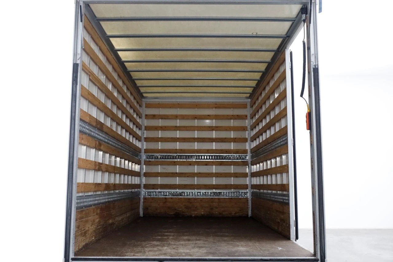 FUSO Canter 2020 - 3.0D 150pk E6 Bakwagen met laadklep en zijdeur + trekhaak 3500kg 04-2020 afbeelding 3