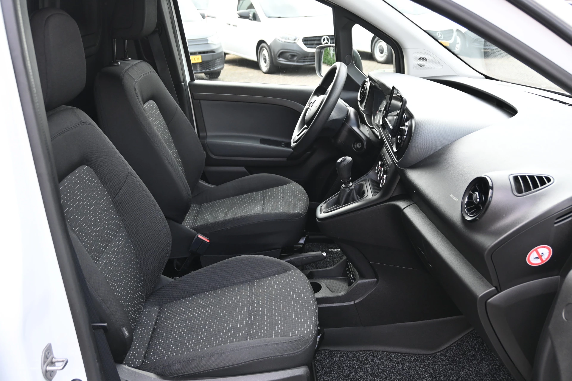 Mercedes-Benz Citan 2022 - 110 CDI L1 Pro imagem 8