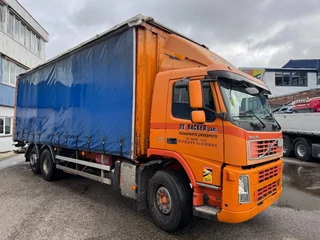 Volvo 340 2009 - FM 6X2 DHOLLANDIA 2000 KG CURTAINS image 3