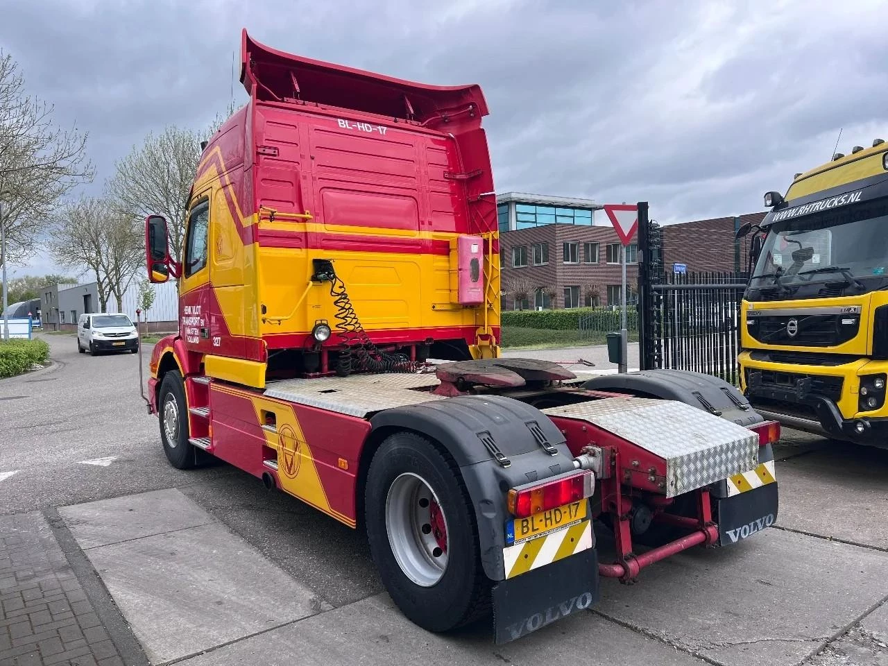 Volvo NH 12.460 2001 afbeelding 10