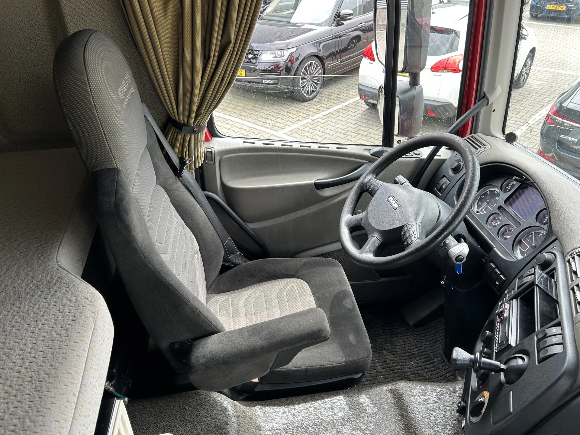 DAF 85 2011 - CF 360 Euro 5 / 233 dkm / Curtainside Box afbeelding 3