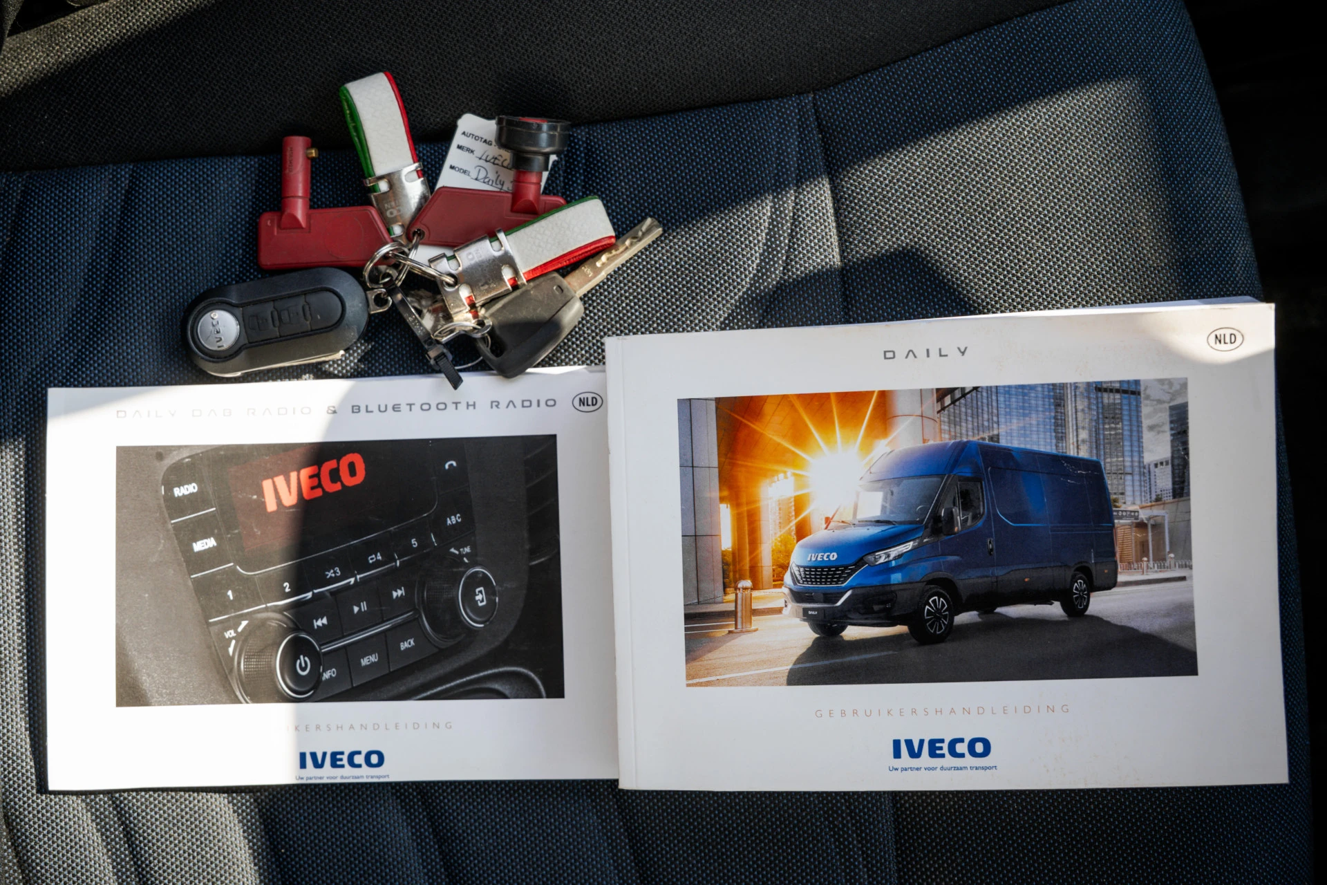 Iveco Daily 2020 - 35C18 | 3.0L | 180 PK | Bakwagen met laadklep | Zijdeur | Automaat | N1 | Cruise | Airco immagine 24