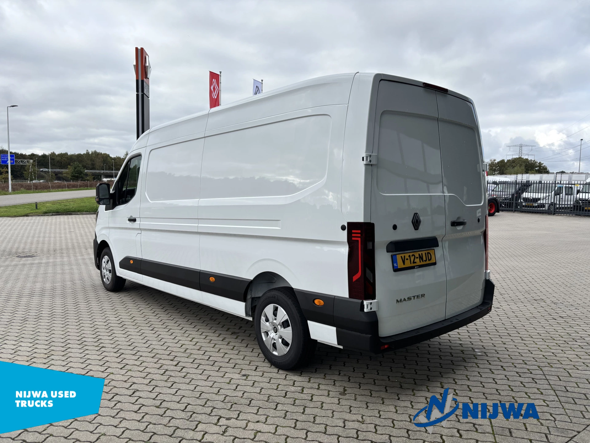 Renault Master 2024 - T35 130 L3H2 Parkeersensoren + Carplay afbeelding 4