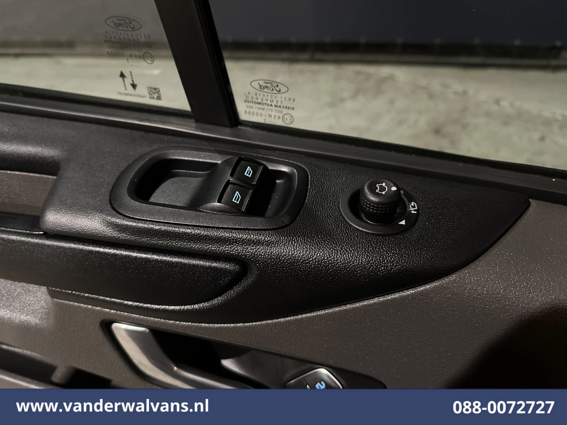 Ford Transit Custom 2022 - 2.0 TDCI 130pk L2H1 Euro6 Airco | Camera | Apple Carplay | LED | Cruisecontrol | 2800kg Trekhaak image 19