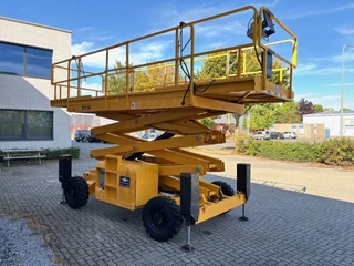Haulotte N/A 2015 - H12SX 4x4 Diesel scissorlift, 2015 year, fresh condition!! imagem 3