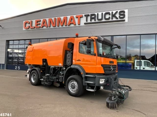 Mercedes-Benz Actros 2009 - 1829 4x4 Bucher Cityfant 60 Rechts en Links vegend image 2