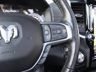 Dodge Ram 1500 2020 - 5.7 V8 4x4 Crew Cab Laramie Night zdjecie 19