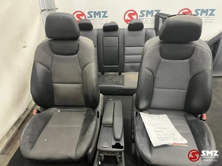 Mercedes-Benz N/A - Occ set interieur met zetels W204 Mercedes bild 1