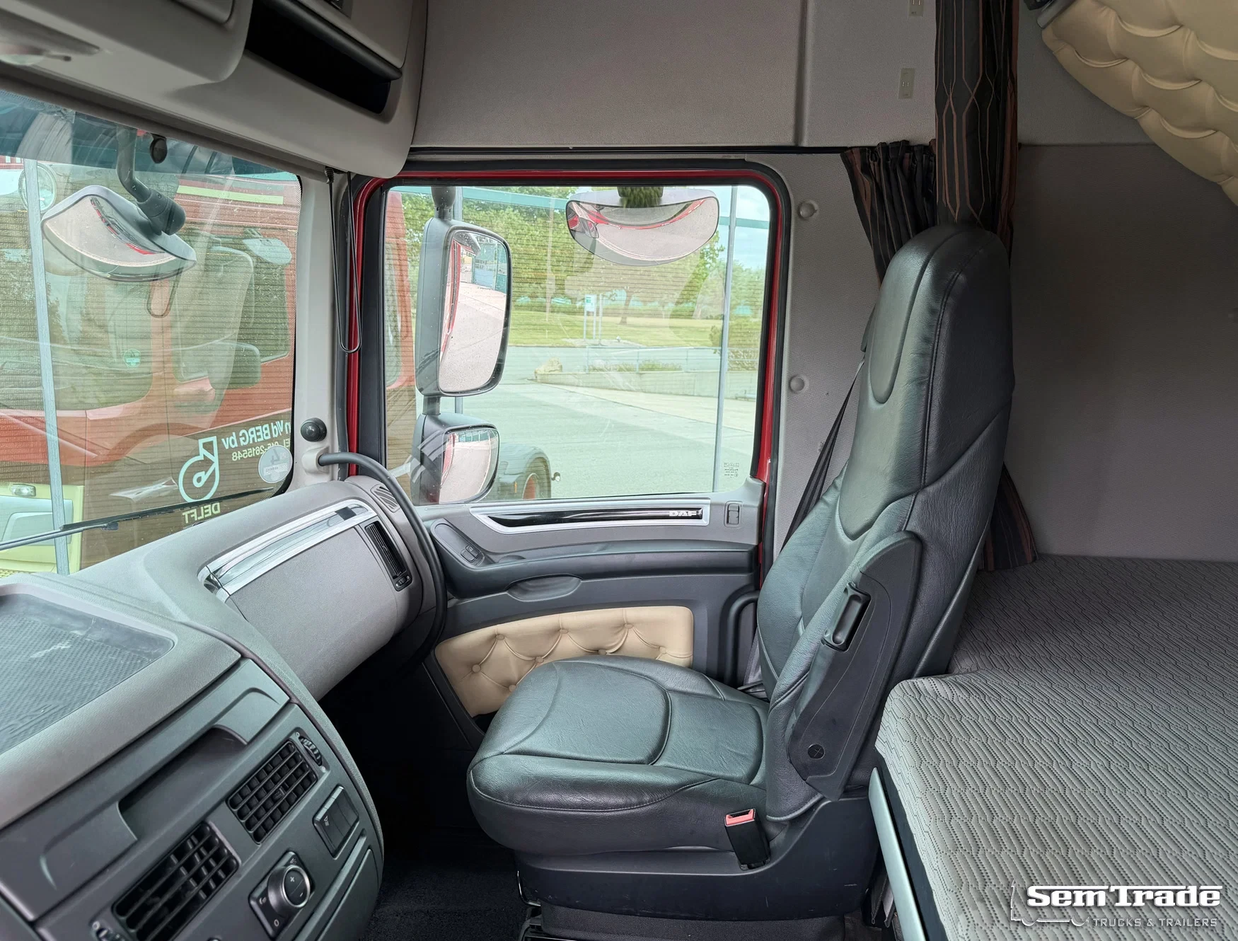 DAF XF 430 2018 - FT MX13 SPACE CAB PARK AIRCO 881.000 KM SMART TACHO 2 TOP CONDITION HOLLAND-TRUCK afbeelding 7