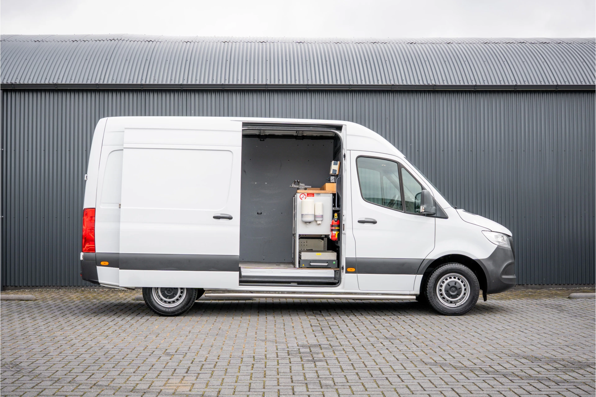Mercedes-Benz Sprinter 2020 - 311 CDI RWD L2H2 | Volledig Ingericht | Mbux | Camera | Navi | Climatronic image 7