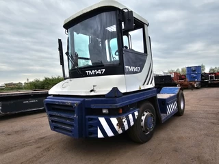 Terberg RT283 | TERMINAL TRACTOR 4X4| TURNING CHAIR. | AUTOMATIC GEAR | 24159 HOURS. 2011 - N/A изображение 1