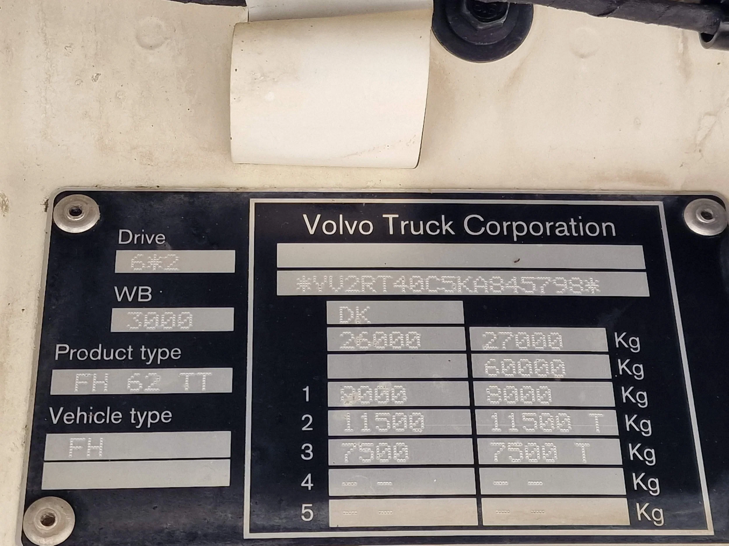 Volvo FH 2019 - 13.500 Low roof 6x2 - PTO/Hydraulic - 3.00 WB - Steel/air - VEB+ obrázek 24