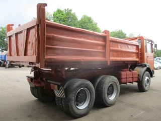 MAN 26.321 1980 - 6x4 , 3 way tipper , ZF Manual , Spring suspension bild 3