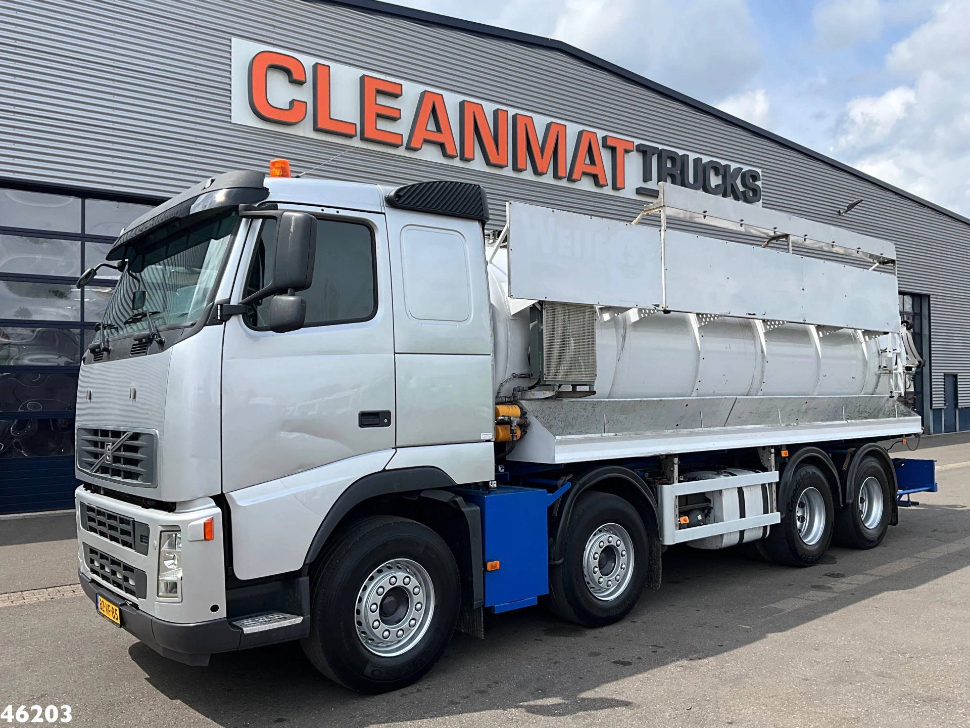 Volvo FH 2007 - 390 8x4 kolkenzuiger obrázek 3