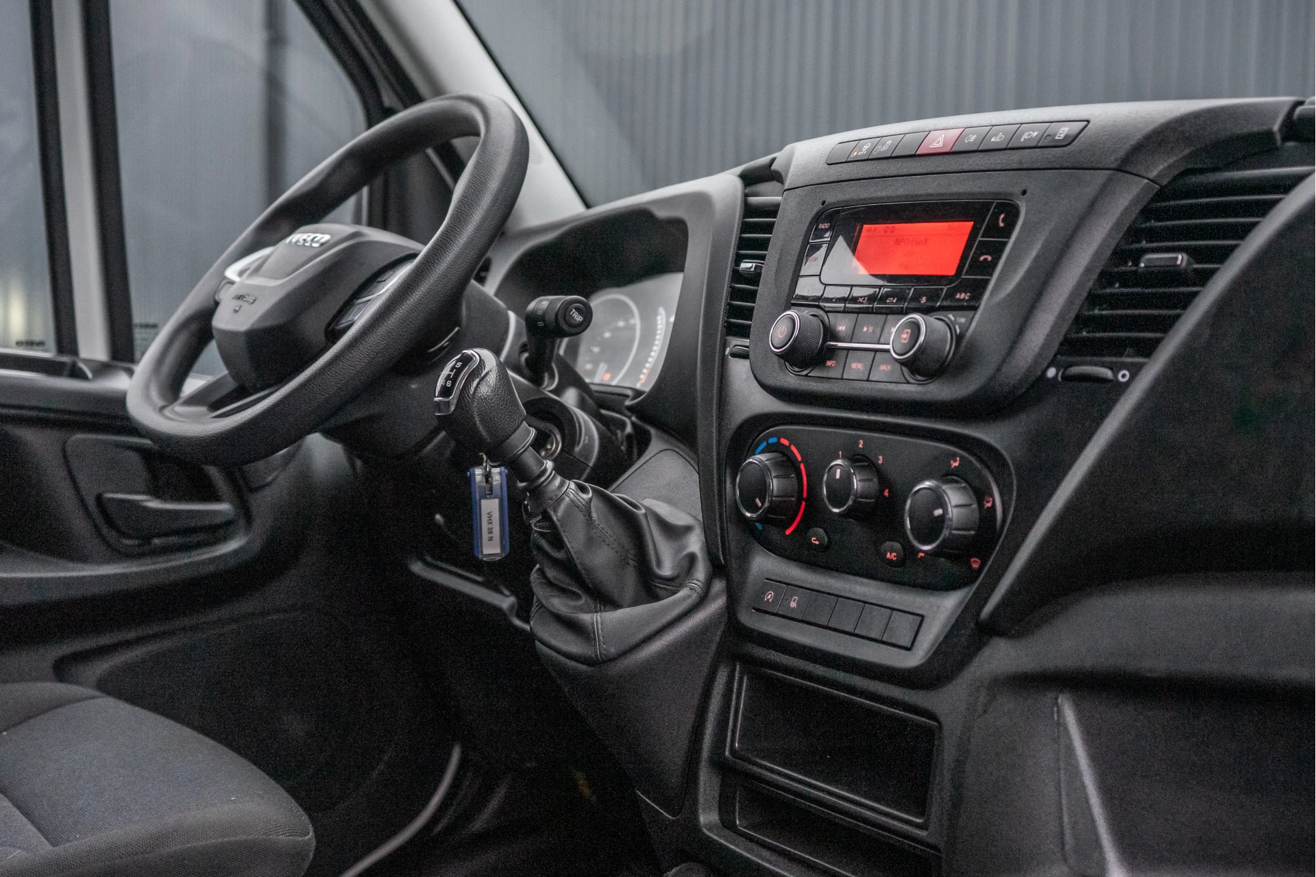 Iveco Daily 2021 - 35S14V 2.3 L2H2 | 136 PK | Cruise | Airco | 3500 KG Trekgewicht obrázek 2