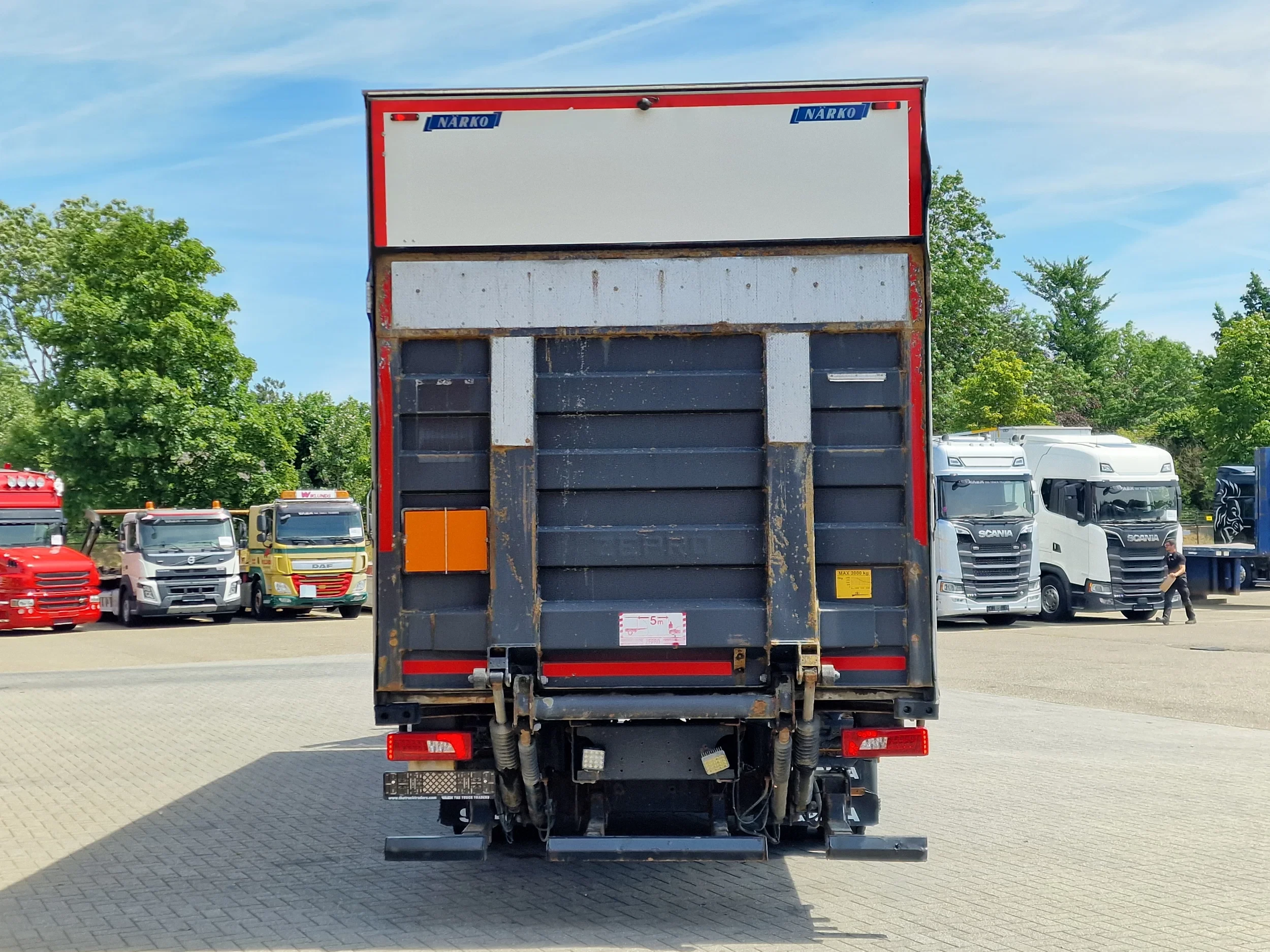 Scania P 2015 - P280 4x2 - Box with sidedoors - Zepro loadlift - Full air - Sleeper cab obrázek 8