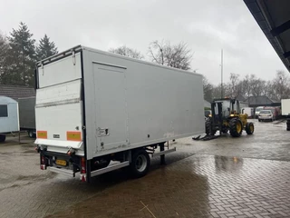 Veldhuizen N/A 2004 - Be oplegger 5.5 ton met laadklep 750 kg imagem 4