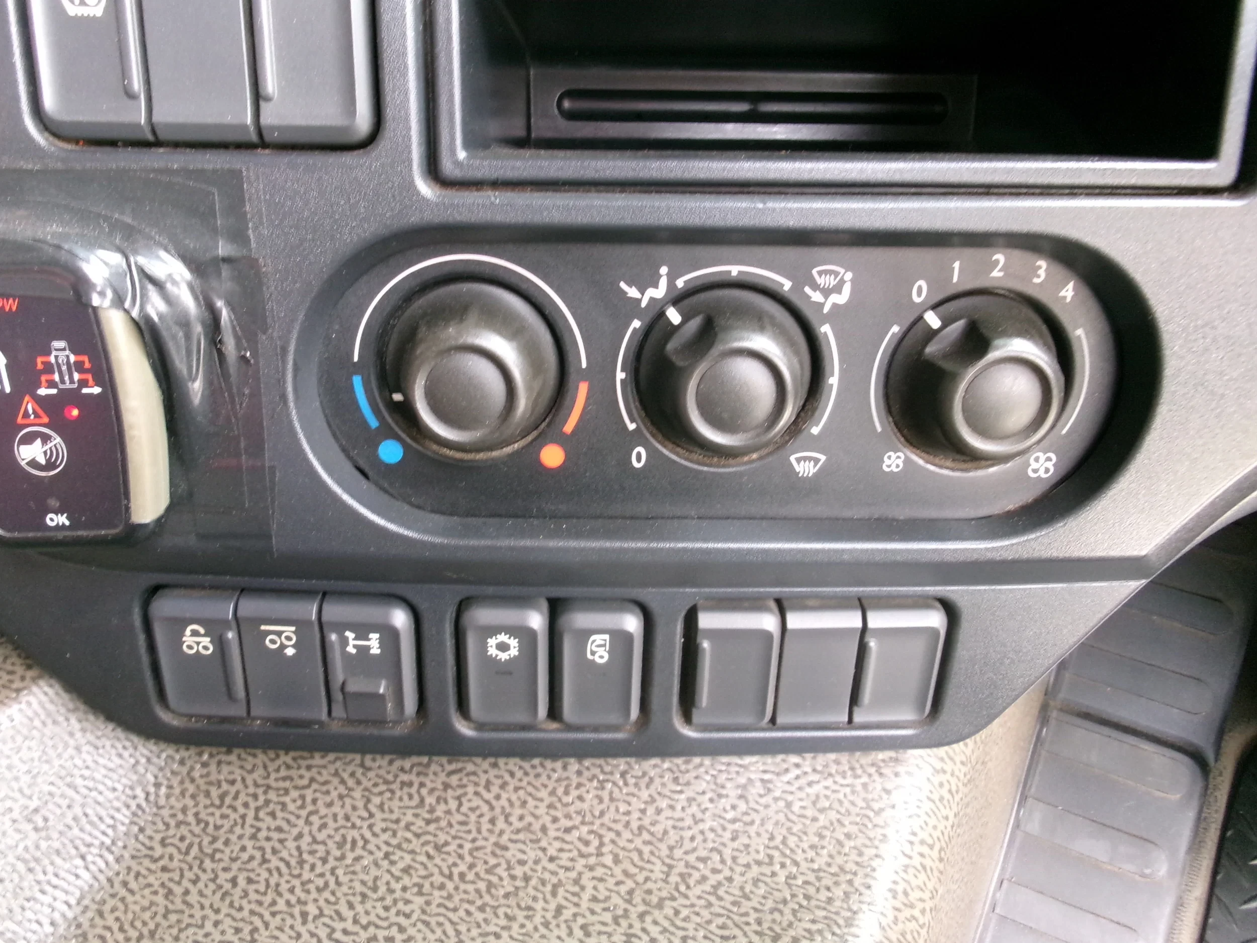 DAF CF 330 2016 - 6X2 LIFTAS immagine 10