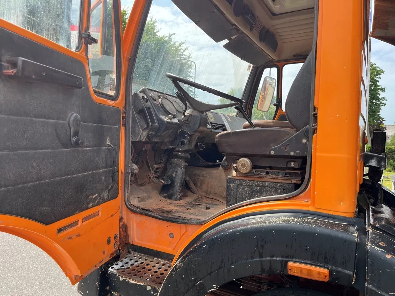 Mercedes-Benz SK 2628 1981 - 6X4 FULL STEEL SPRING KIPPER MANUAL GEARBOX afbeelding 15