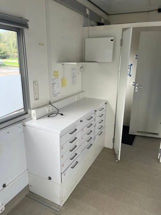 kuiper OPL 2000 - ex mobiele tandarts wagen 14kvA aggregaat zdjecie 8