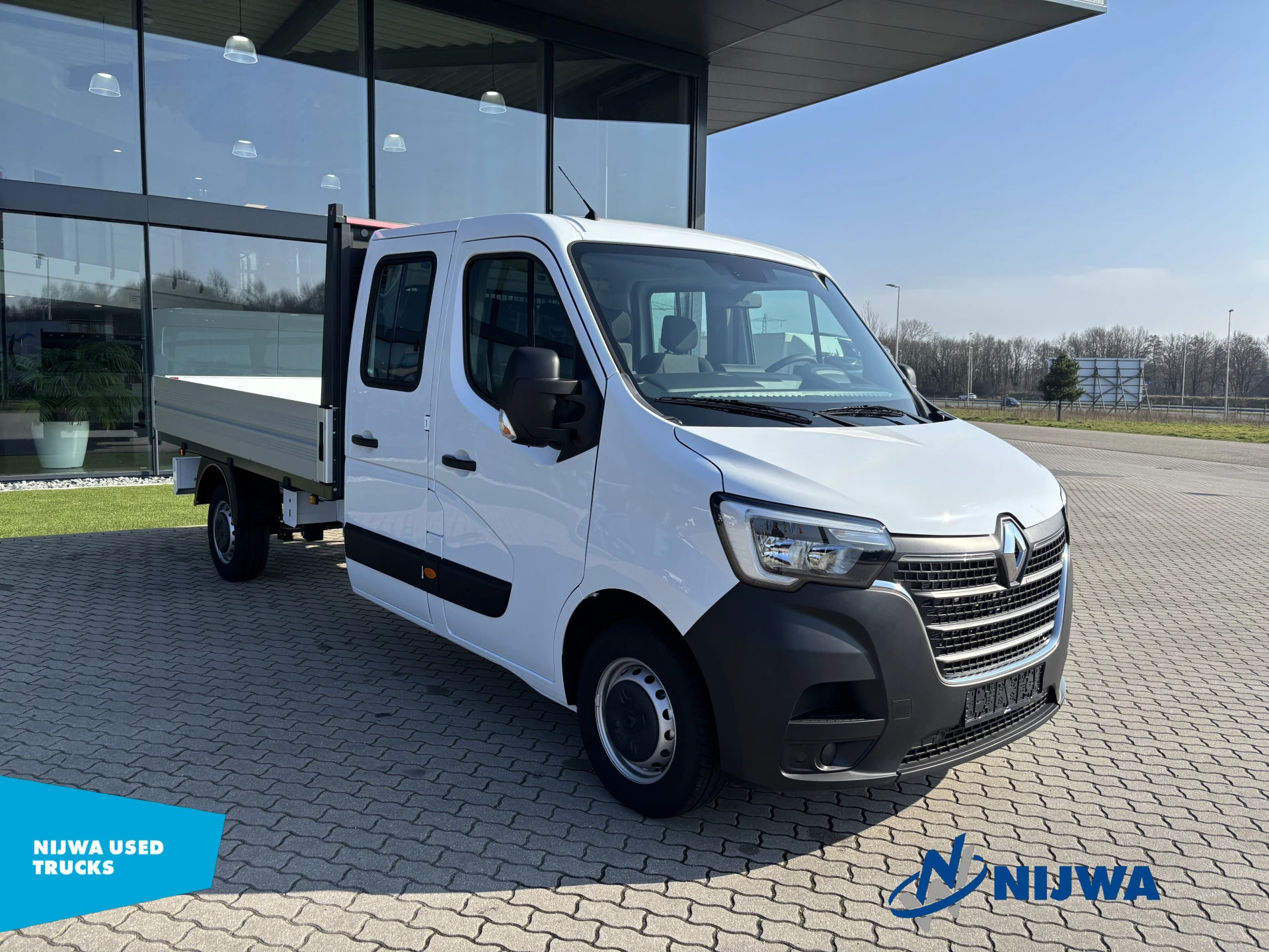 Renault Master 2024 - 145 DC + Open laadbak image 2