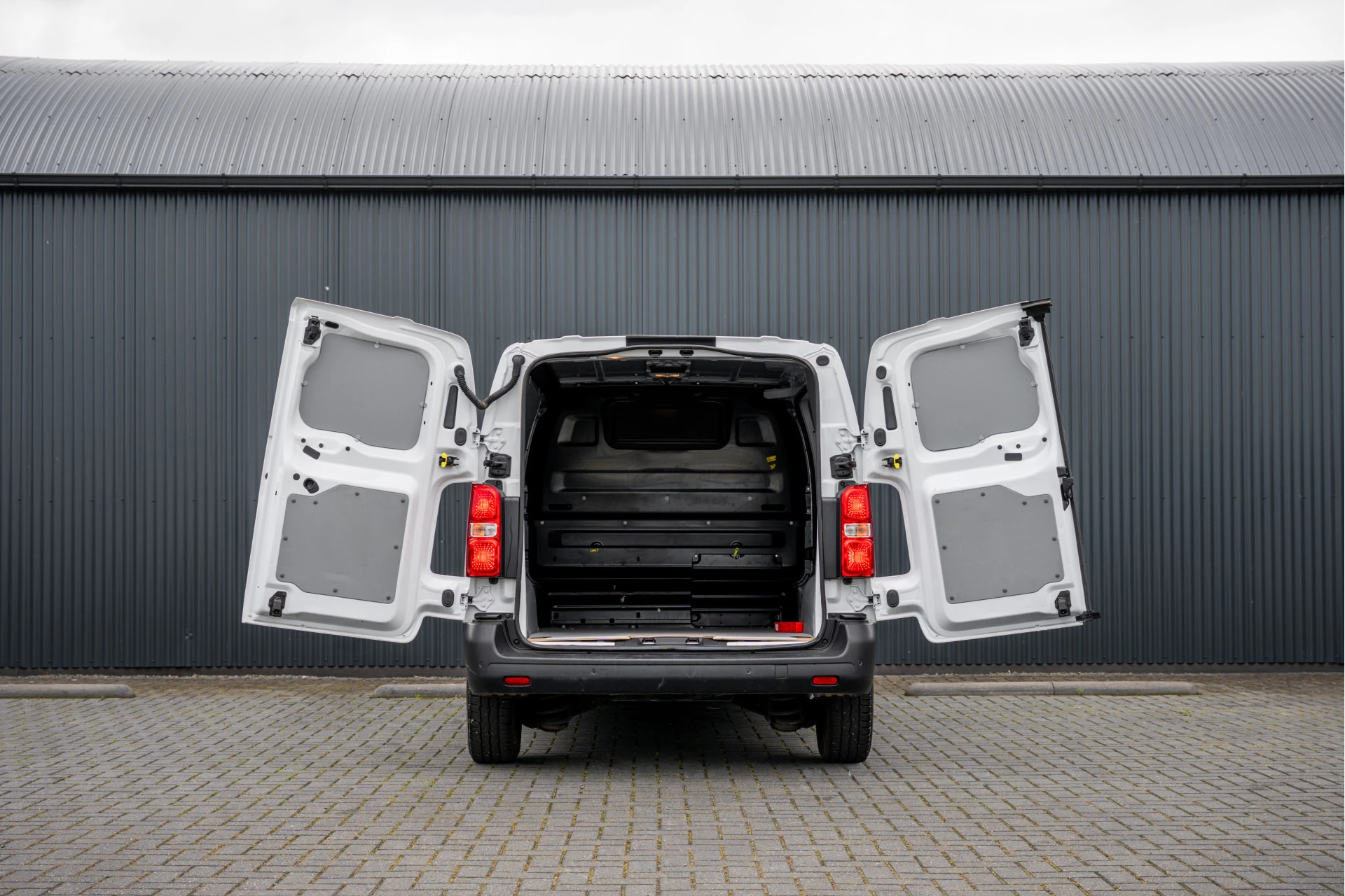 Citroën Jumpy 2024 - 2.0 BlueHDi | 145 PK | AUTO | Vitrual display | Camera | Carplay | Cruise | Airco | 3-Zits изображение 9