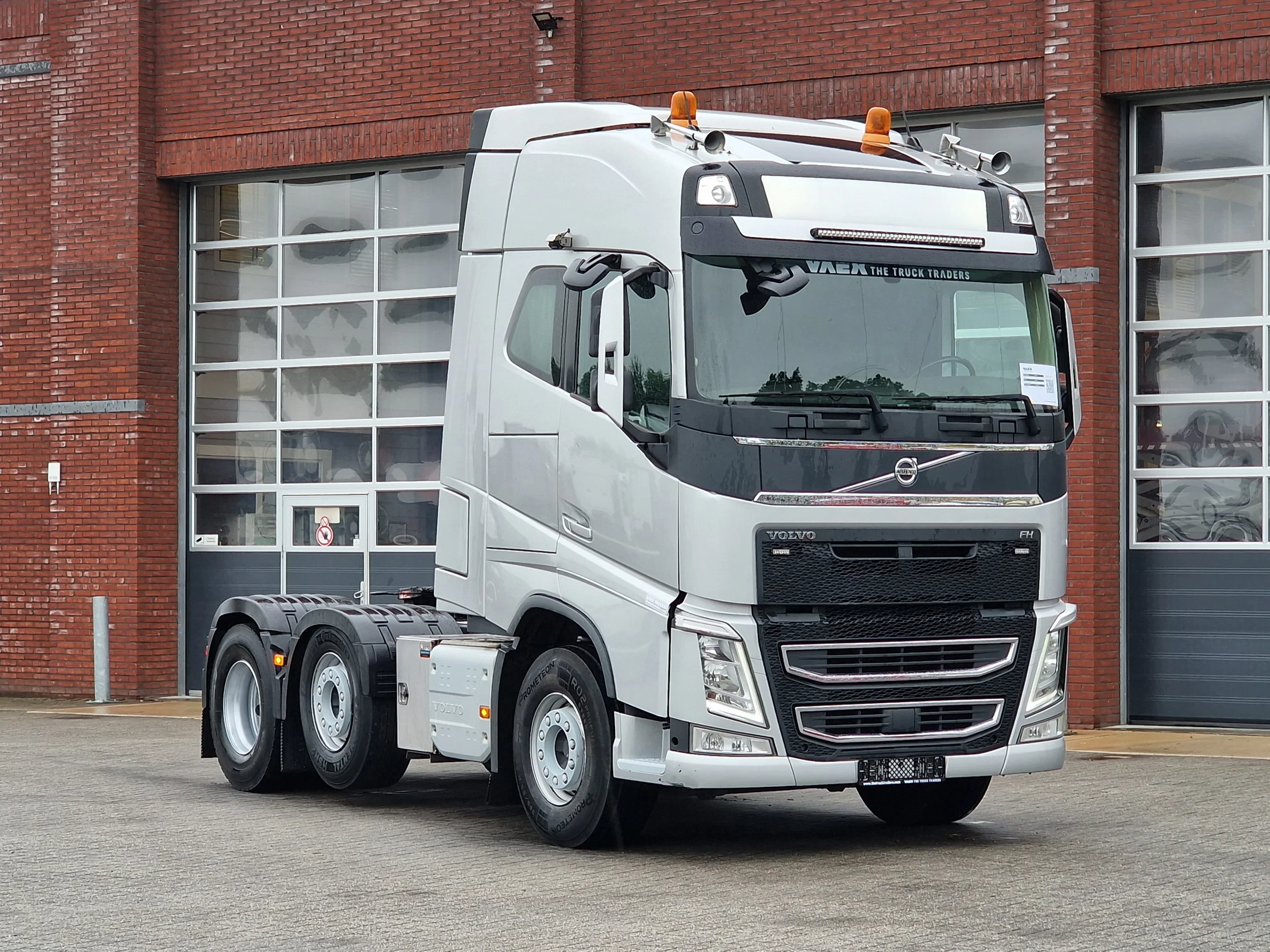 Volvo FH 2020 - 13.460 Globetrotter 6x2/4 - Full air - Steering - Spoiler - Euro 6 afbeelding 1
