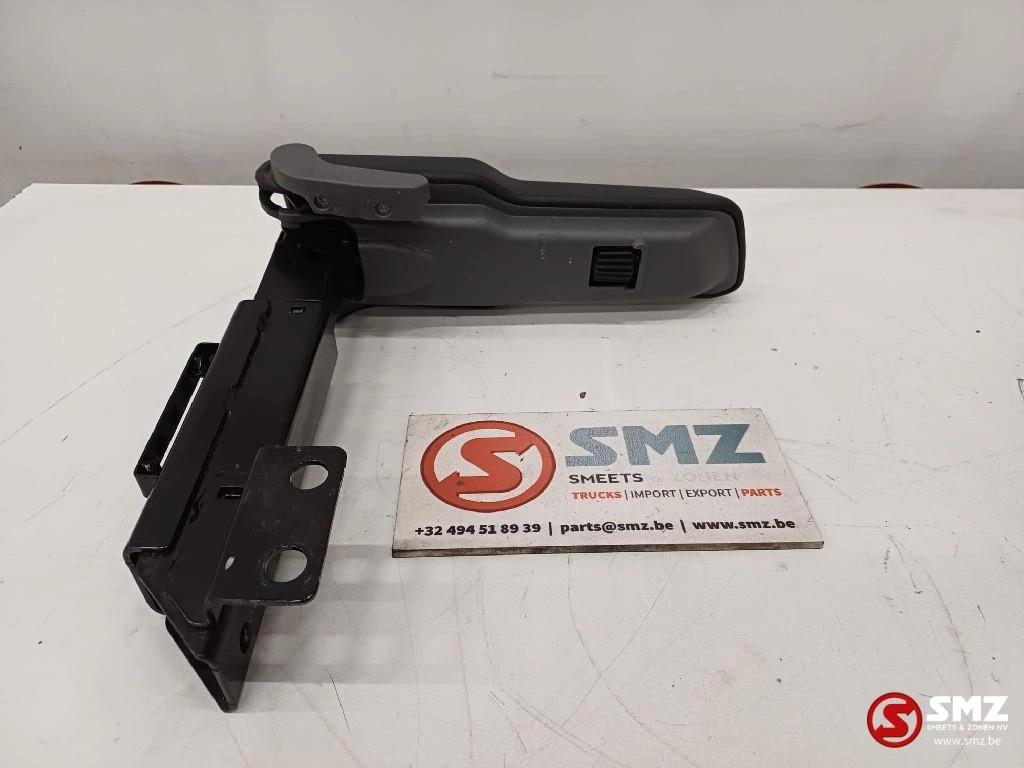 Caterpillar 2022 - Armrest right Caterpillar obrázek 1
