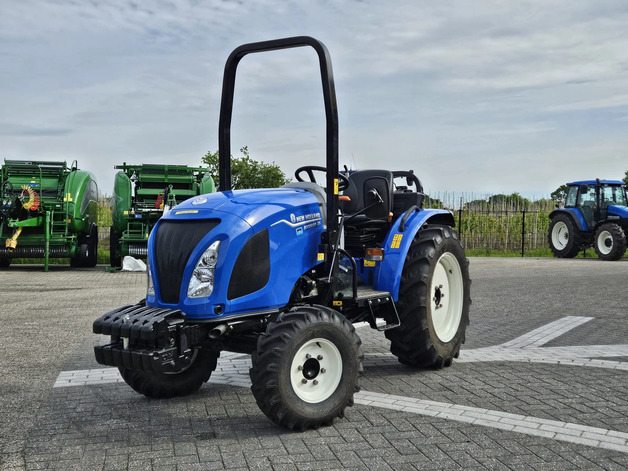 New Holland 2022 - Boomer 35 image 6