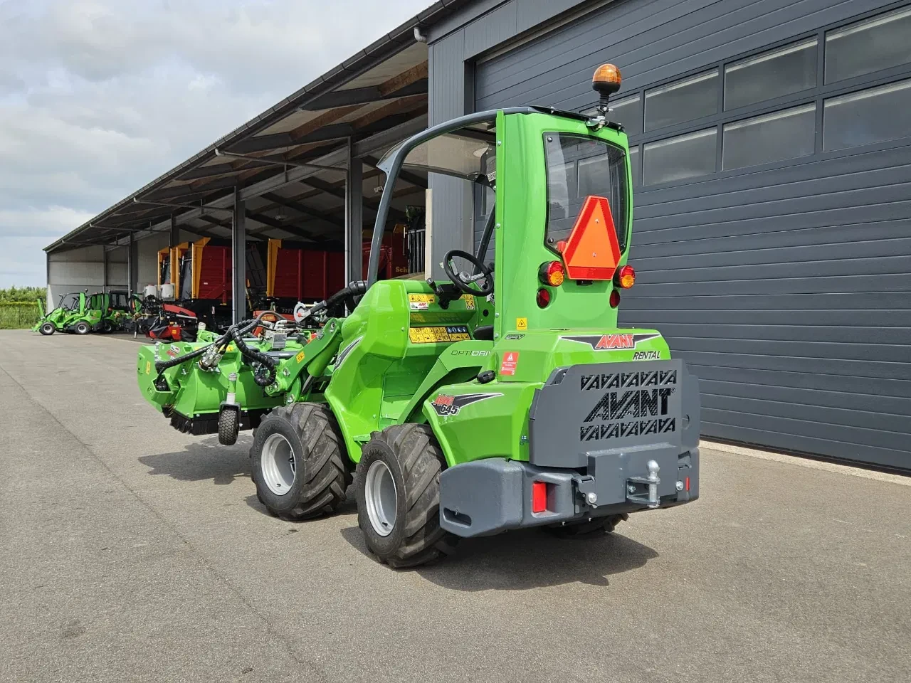 Avant 2025 - 645i Rental mini-shovel afbeelding 6