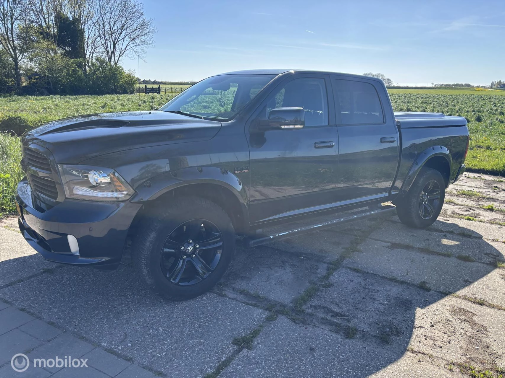 Dodge Ram 1500 2014 - Sport Crew Cab 4x4 obrázek 1