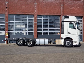 Mercedes-Benz Actros 2023 - 2663 Gigaspace 6x2 - Retarder - 4.90 WB - Full air - 630HP! - Leather obrazek 8