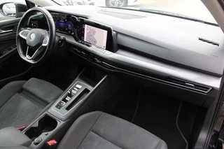 Volkswagen Golf 2020 - 1.5 eTSI Style PANORAMADAK MEMORY ACC SFEER CARPLAY obrazek 15