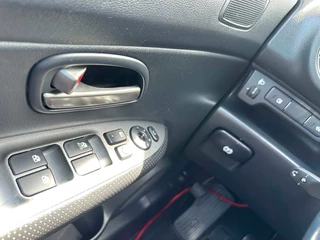 Kia Carens 2007 - 2.0 CVVT X-ecutive Automaat 144 PK Benzine zdjecie 21