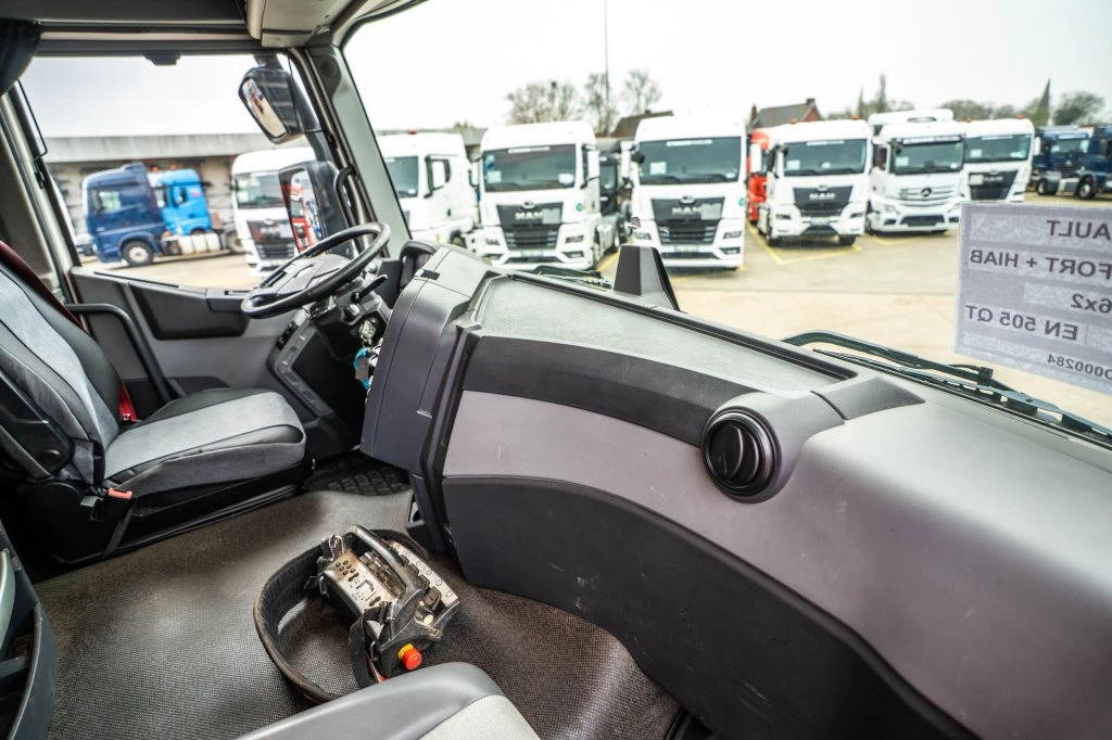 Renault 2017 - C 480 -6X4 + HIAB 14T/m/3ext. imagen 20