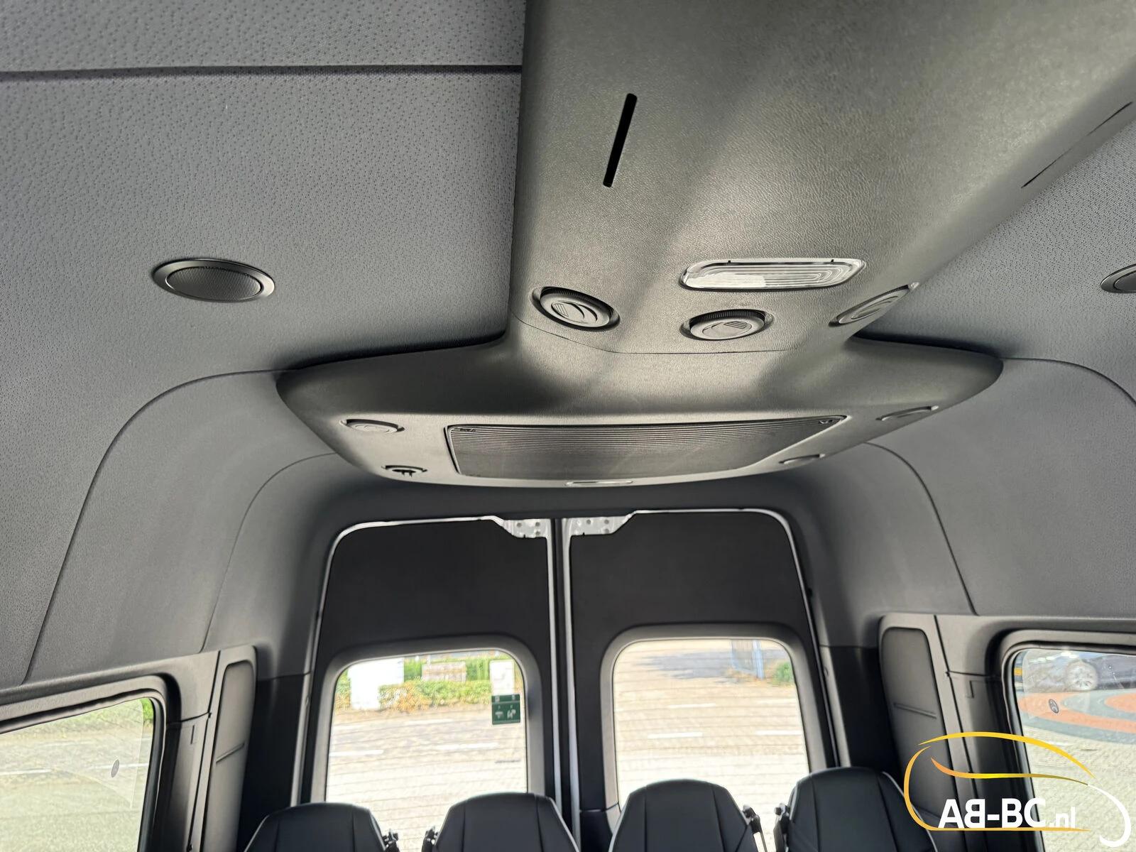Mercedes-Benz Sprinter 2026 - Transfer 45, 21 Seats, Euro 6, Original German Product afbeelding 45