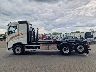 Volvo FH 2018 - 13.540 6x2 - HIAB Hooklift 21T - Retarder - 4.60 WB - Full air obrazek 6